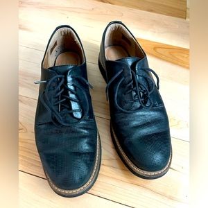 Clark’s black oxfords 9.5